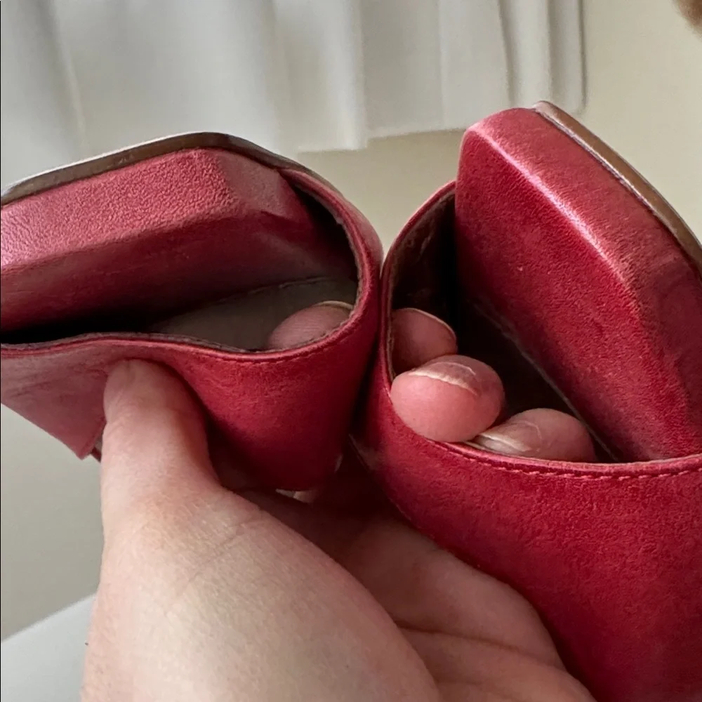 Mariana by Golc red leather high heeled sandals, 35.